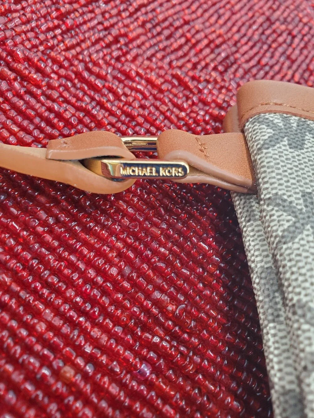 Michael Kors MK Signature Leather Fanny Pack Belt Bag. (C38)
